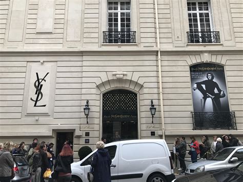 bustina yves saint laurent|ysl st laurent museum.